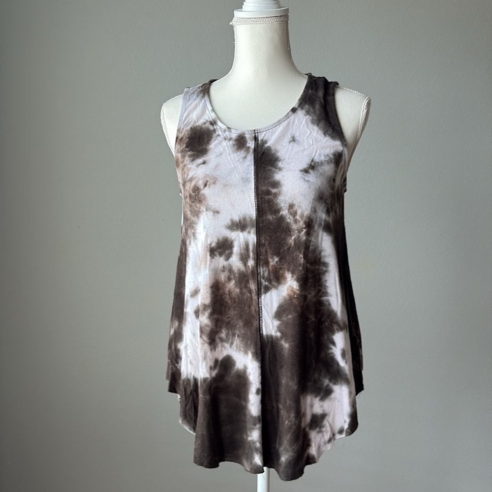 Mod Ref | Monochrome Tie-Dye Tank